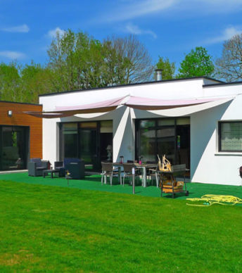 Maison de plain pied avec piscine intérieure