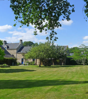 Propriété en pierre avec piscine