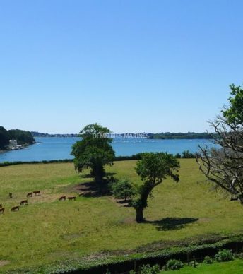 Une propriété avec hectares face au Golfe du Morbihan à Arradon