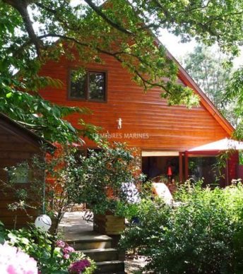 Maison de charme en bois à Ploemel