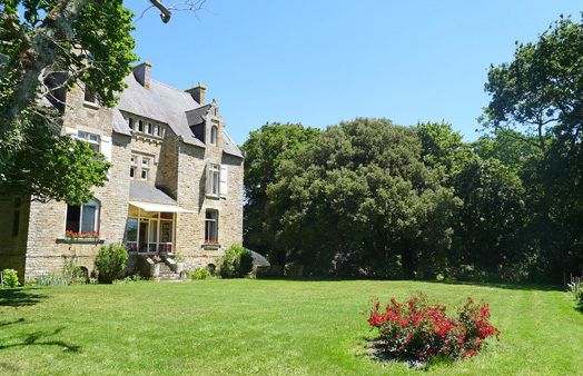 espace-atypique-manoir-vue-golfe-du-morbihan-2