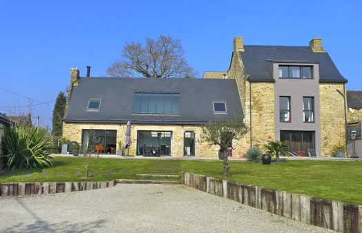 Longère rénovée aux portes de Vannes vendue par Demeures Marines