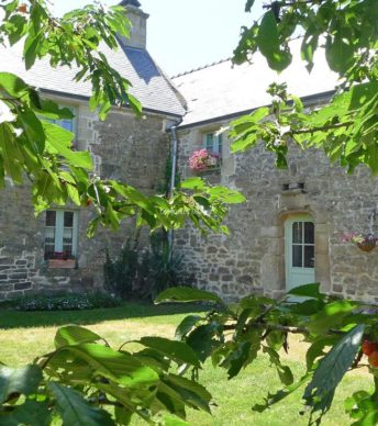 Propriété en pierre du XVIIème à proximité d’Auray