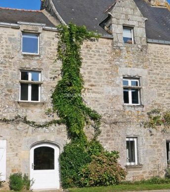 Propriété historique au cœur d’une commune