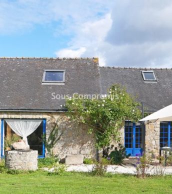 Propriété en pierre à Plouhinec dans le Morbihan