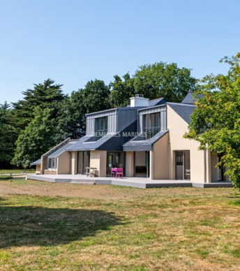 Propriété de prestige avec piscine intérieure à Combrit dans le Finistère