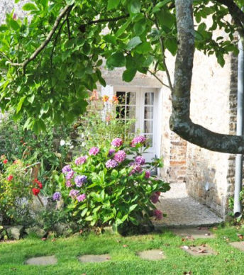 Ensemble en pierre de charme à proximité de Quimperlé