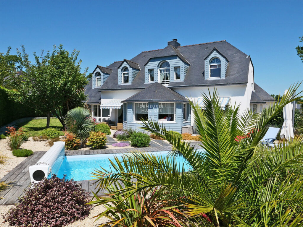 Demeure contemporaine avec piscine à vendre à Auray en Bretagne