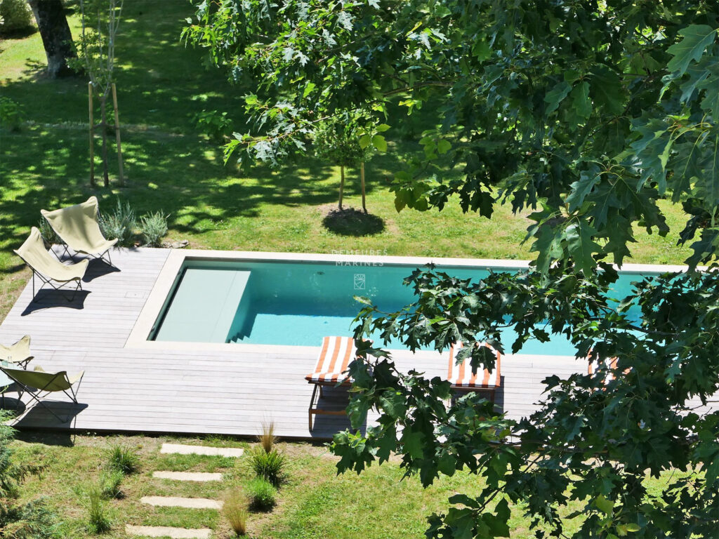 Maison familiale piscine rénovation Auray Morbihan charme pierre