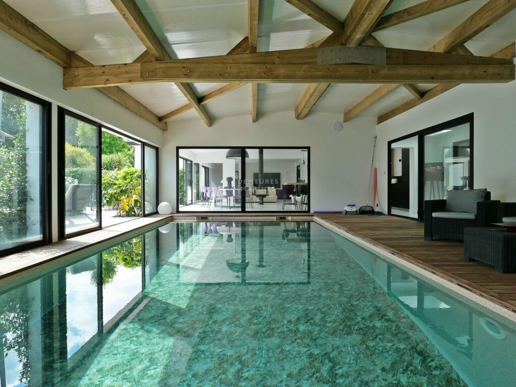 Demeure Architecte Piscine intérieure Vannes Demeures Marines Morbihan Plescop