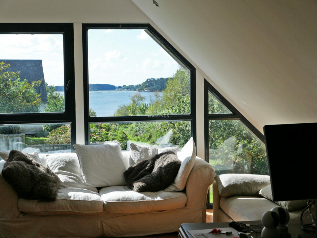 Bien de luxe en bord de mer