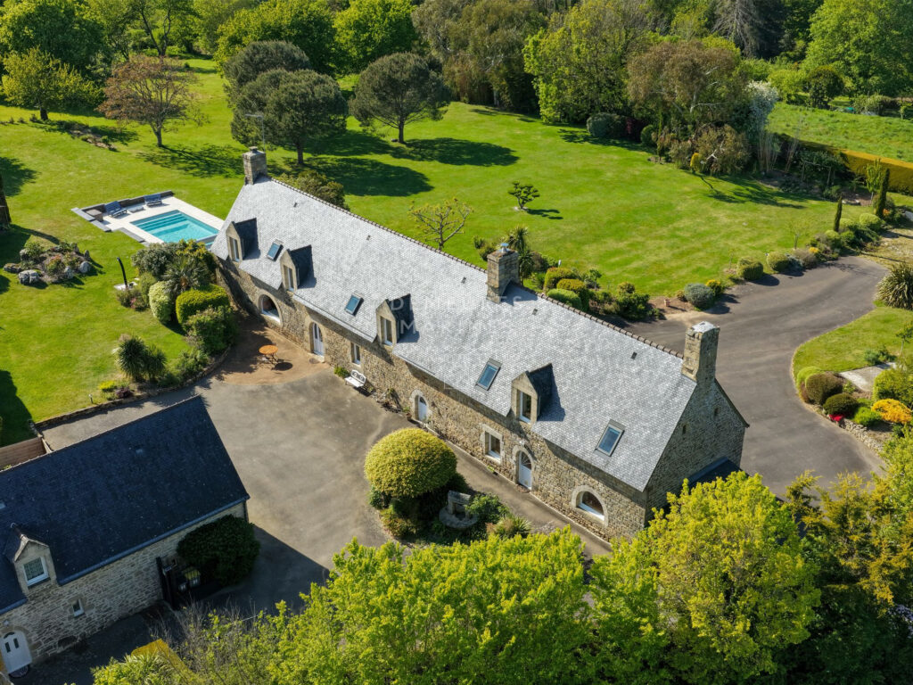 Propriété Charme Dépendances Piscine Kervignac Demeures Marines Pierre Prestige