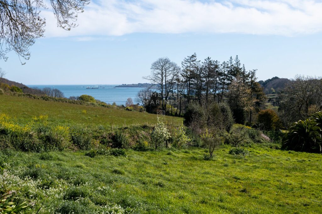 Manoir XVème siècle Vue mer Plougrescant Pierre Trégor Charme Demeures Marines Propriété