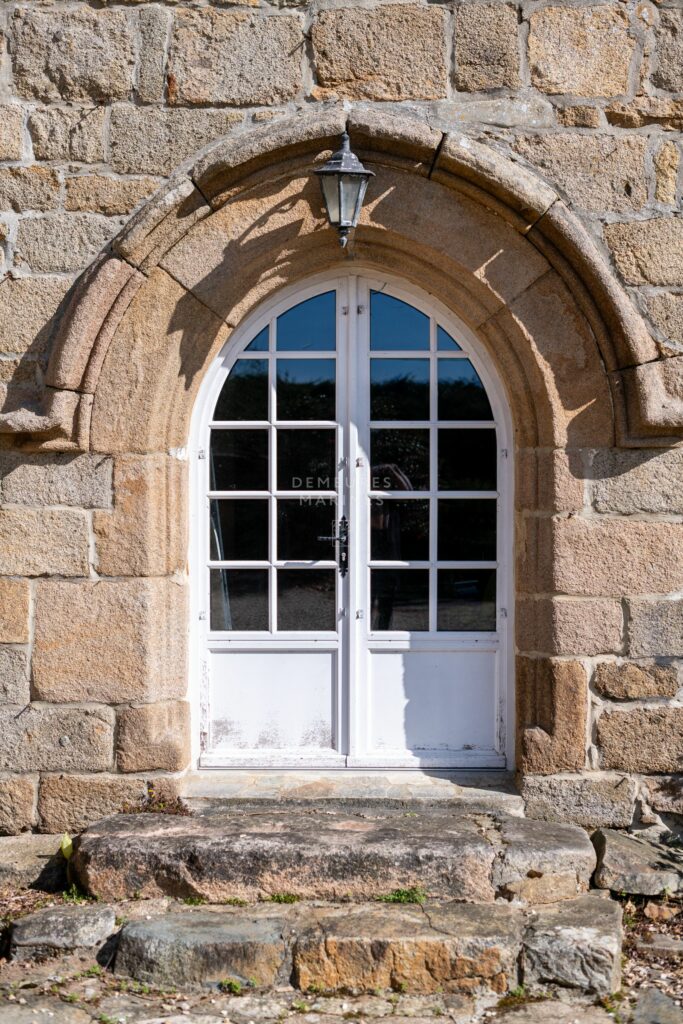 Manoir XVème siècle Vue mer Plougrescant Pierre Trégor Charme Demeures Marines Propriété