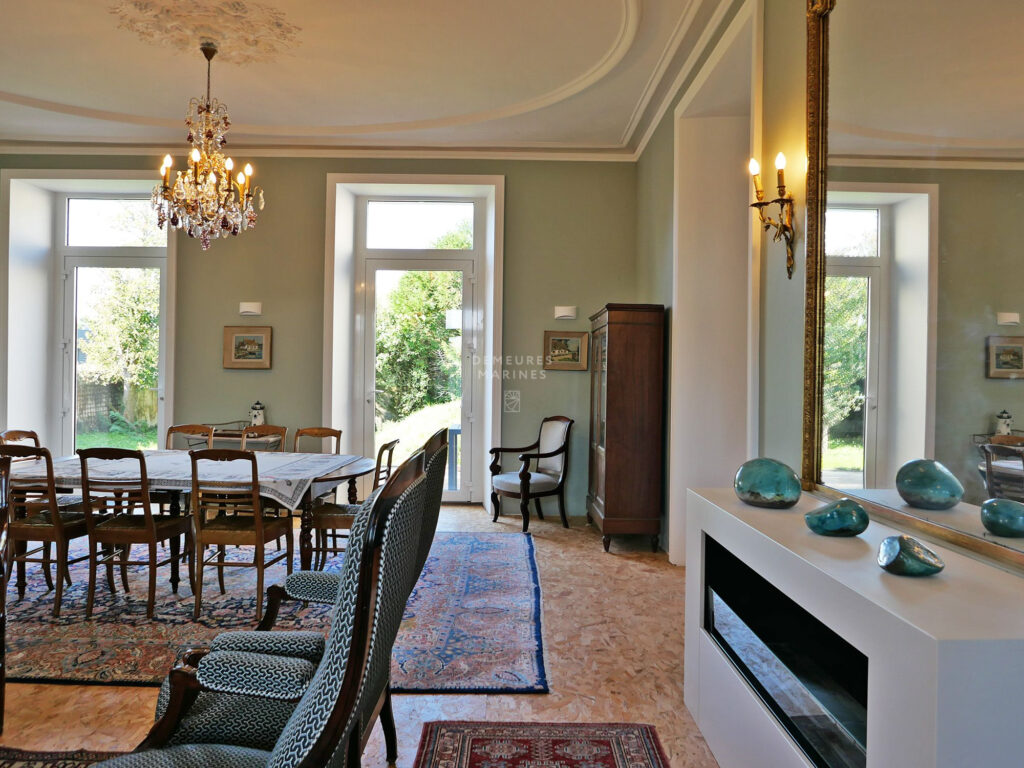 Ensemble Immobilier Propriété Charme Dépendance Île de Groix Demeures Marines Morbihan Bretagne
