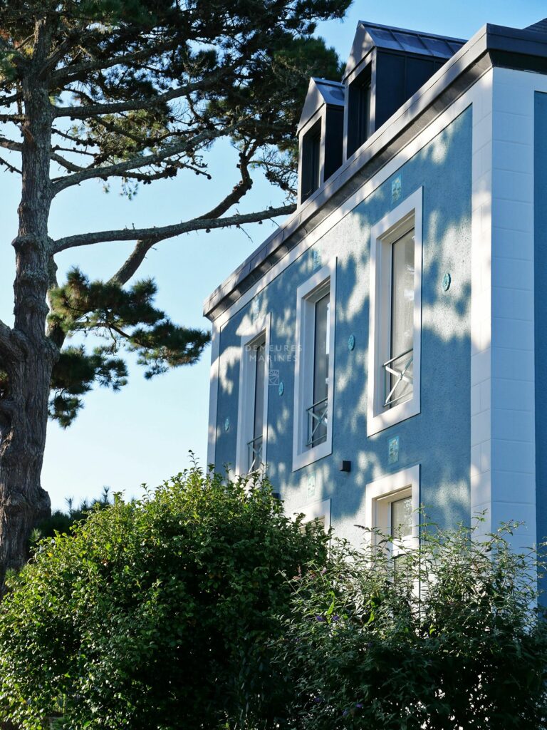 Ensemble Immobilier Propriété Charme Dépendance Île de Groix Demeures Marines Morbihan Bretagne