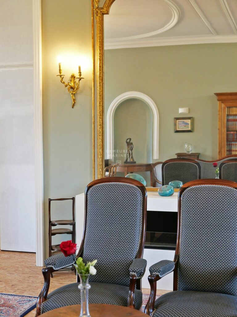 Ensemble Immobilier Propriété Charme Dépendance Île de Groix Demeures Marines Morbihan Bretagne