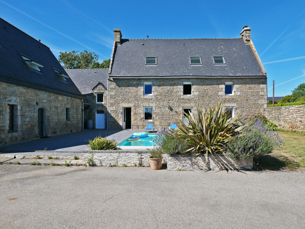 Demeures Marines Ensemble immobilier de charme avec piscine à Merlevenez - Morbihan