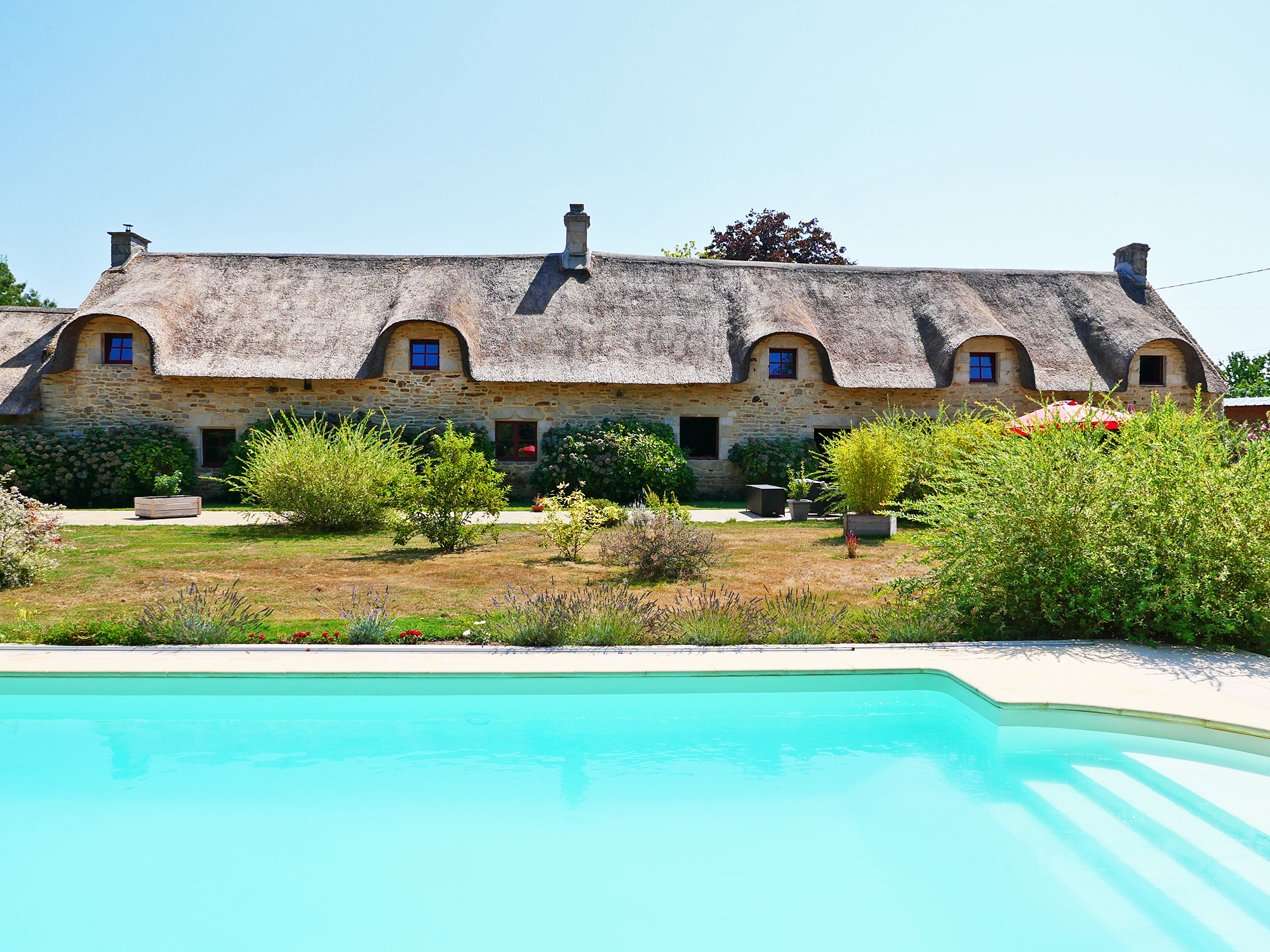 Maison 3 pièces 300 m² · à Locqueltas · 300 m² · 884 000 €