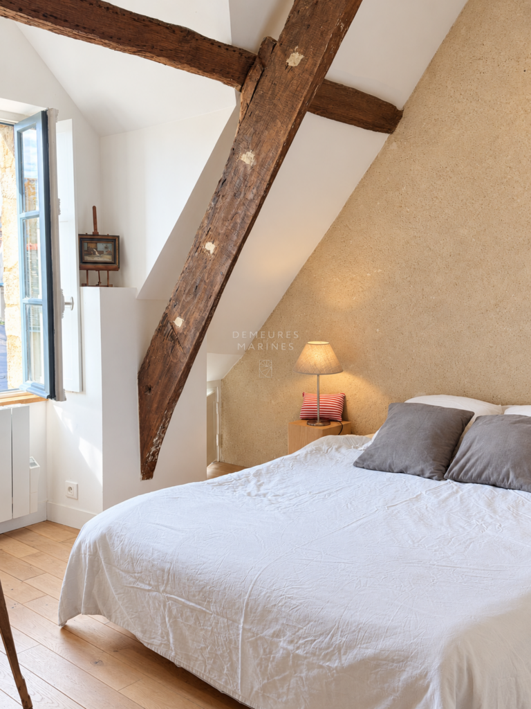 Demeure Charme Rénovation Exception Kervalet Batz-Sur-Mer Bretagne Loire-Atlantique Pierre Contemporaine Demeures Marines Village Poutre Décoration
