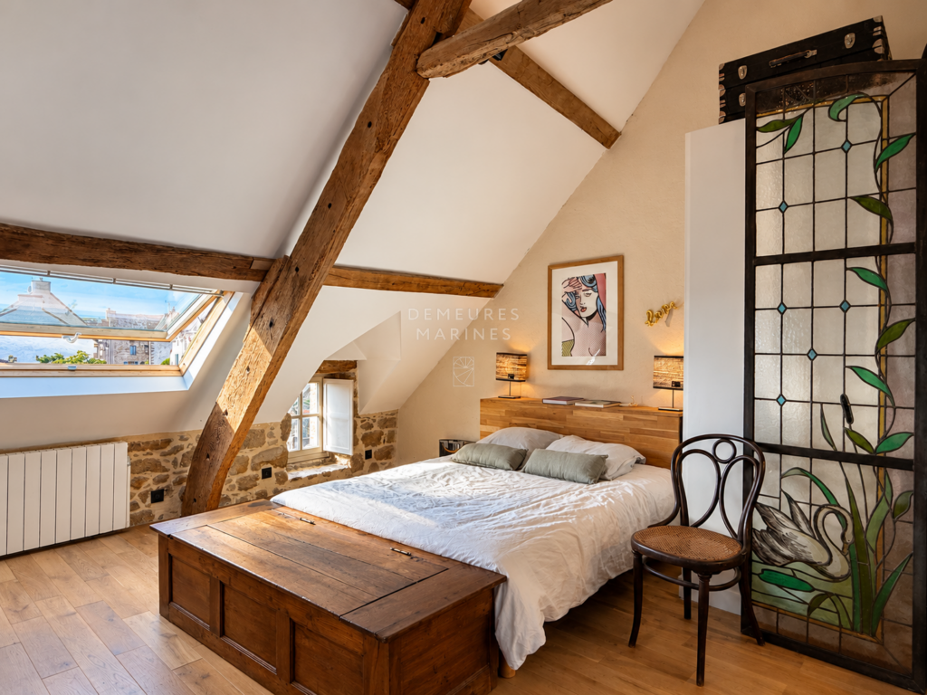 Demeure Charme Rénovation Exception Kervalet Batz-Sur-Mer Bretagne Loire-Atlantique Pierre Contemporaine Demeures Marines Village Poutre Chambre