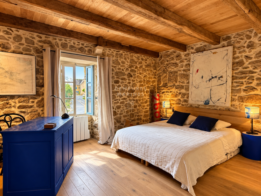Demeure Charme Rénovation Exception Kervalet Batz-Sur-Mer Bretagne Loire-Atlantique Pierre Contemporaine Demeures Marines Village Poutre Chambre Décoration
