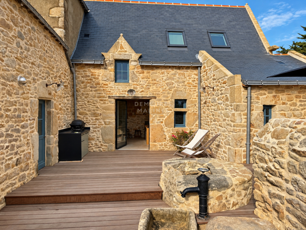 Demeure Charme Rénovation Exception Kervalet Batz-Sur-Mer Bretagne Loire-Atlantique Pierre Contemporaine Village Poutre Extérieur